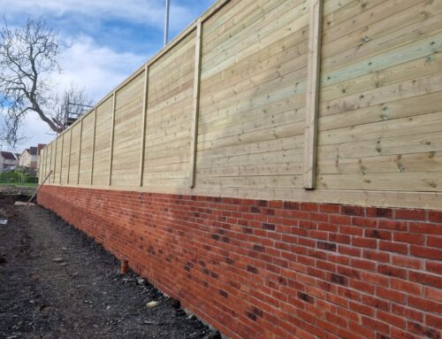 How Much Noise Does a Privacy Screen Absorb Compared to Acoustic Fencing?